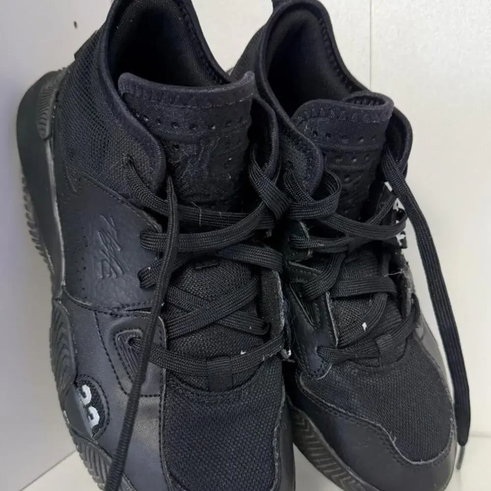 Nike Air Jordan Stay Loyal 2 GS Sneakers black and Metallic